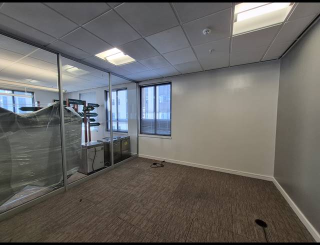 1,550M² OFFICE TO LET IN SANDTON CENTRAL